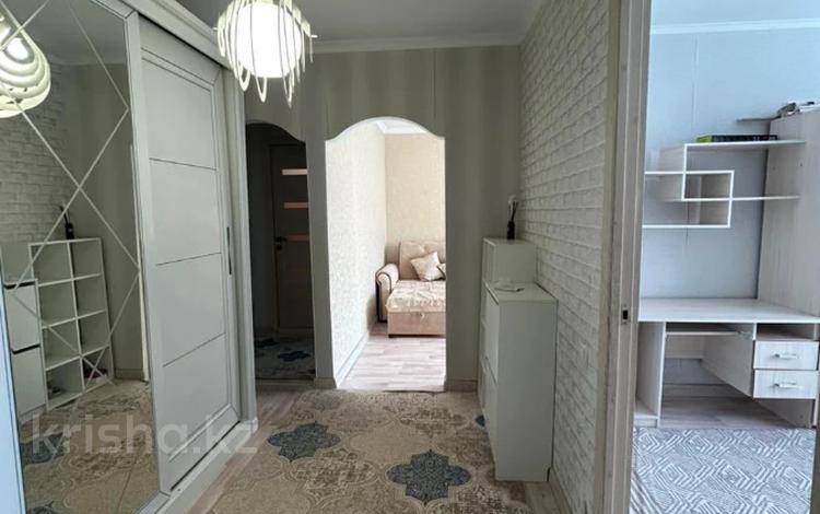 3-комнатная квартира · 66.8 м² · 3/9 этаж, мкр 8 за 22 млн ₸ в Актобе — фото 2