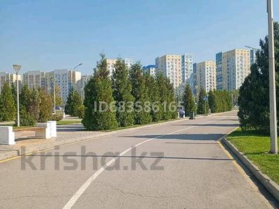 2-комнатная квартира, 49 м², 3/14 этаж, Нуркент — Момышулы рядом Алматы Арена за 36 млн 〒