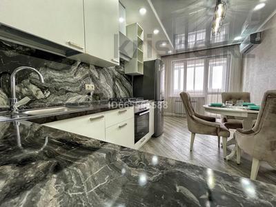 2-бөлмелі пәтер · 88 м² · 5/9 қабат, Курмангазы 196, бағасы: 300 000 ₸ в Уральске