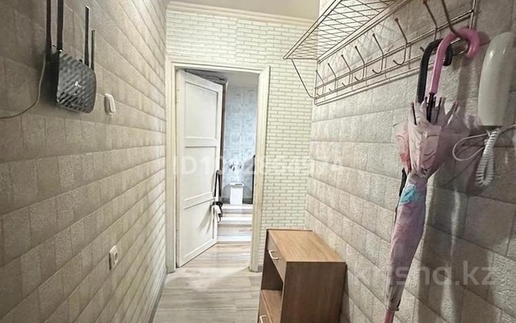 1-комнатная квартира · 32 м² · 5/5 этаж, Майкудук, 13й микрорайон за 6.5 млн ₸ в Караганде, Алихана Бокейханова р-н — фото 2
