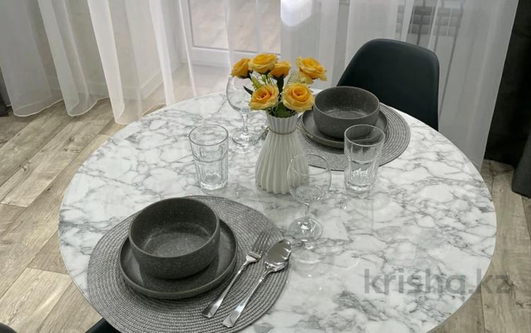 1-комнатная квартира · 60 м² · 2/9 этаж, Самал 72/1 — Seven Time's, Jaiyq Arena, "Sun City" за 15 000 ₸ в Уральске — фото 12