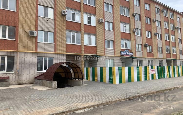 Еркін, кеңселер, дүкендер мен бутиктер, қоймалар, қоғамдық тамақтану орны, сұлулық салондары, монша, қонақ үй және демалыс орындары, медорталықтар мен дәріханалар, білім орталықтары, ойын-сауық · 320 м², бағасы: 27.5 млн ₸ в Актобе, мкр. Алтын орда — фото 9