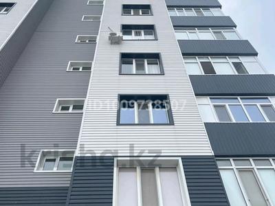 3-комнатная квартира · 98 м² · 6/9 этаж, мкр Акбулак, Сатпаева 30А — Сатпаева-Иманалиева за 29 млн ₸ в Таразе