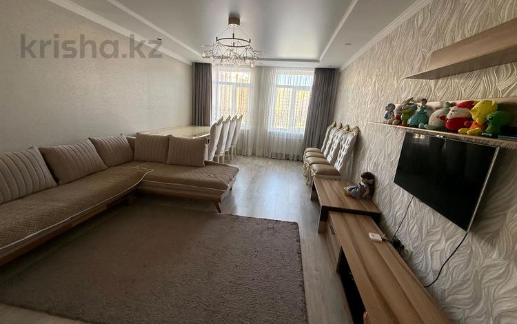3-бөлмелі пәтер · 105 м² · 3/12 қабат, Максут Нарикбаев 5, бағасы: 62 млн ₸ в Астане, Нура р-н — фото 2