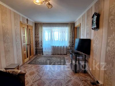 2-комнатная квартира, 46 м², 3/5 этаж помесячно, Жамбыла Жабаева за 100 000 〒 в Петропавловске