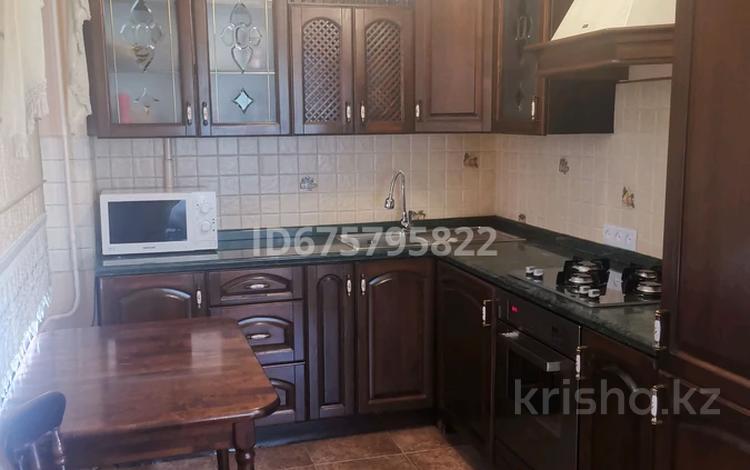 3-бөлмелі пәтер · 63 м² · 3/9 қабат, мкр Самал-1 1, бағасы: 450 000 ₸ в Алматы, Медеуский р-н — фото 2