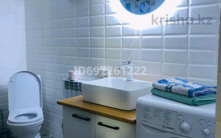 1-бөлмелі пәтер · 52 м², Абая 92 — Жарокова, бағасы: 3 000 〒 в Алматы, Бостандыкский р-н — фото 2