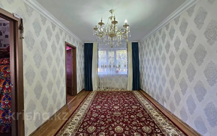 3-комнатная квартира · 46.9 м² · 1/5 этаж, ул. Абая за 8 млн ₸ в Темиртау — фото 2
