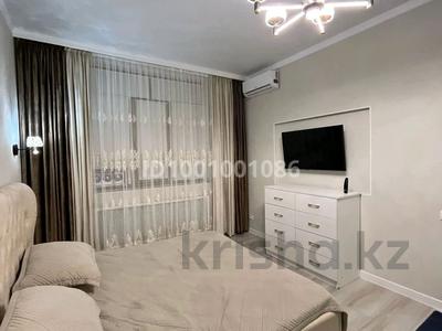 2-бөлмелі пәтер · 92 м² · 14/17 қабат, 17-й мкр 23, бағасы: 360 000 ₸ в Актау