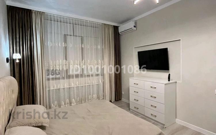2-бөлмелі пәтер · 92 м² · 14/17 қабат, 17-й мкр 23, бағасы: 360 000 ₸ в Актау — фото 3