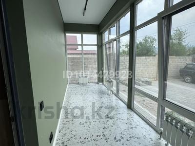 Отдельный дом · 5 комнат · 155 м² · 6 сот., Кошкарбаева за 87 млн ₸ в Туздыбастау (Калинино)