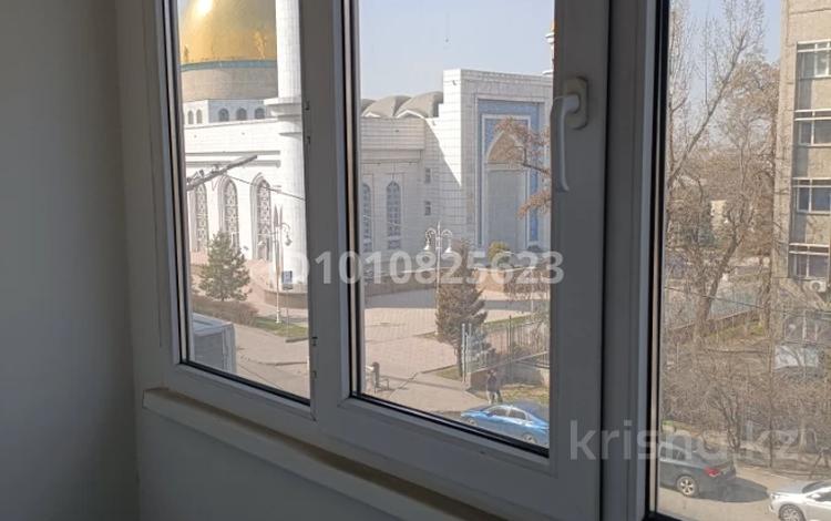 2-бөлмелі пәтер · 52 м² · 3/5 қабат, Есенова 17 — Зелёный базар, бағасы: 51 млн ₸ в Алматы, Медеуский р-н — фото 2