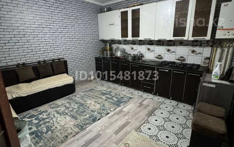 3-комнатная квартира · 50 м², мкр Самал-3 165 за 80 000 ₸ в Шымкенте, Абайский р-н — фото 2