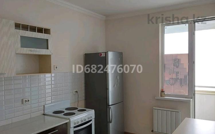 2-комнатная квартира, 54 м², 9/12 этаж помесячно, мкр Акбулак, 1-я улица 81