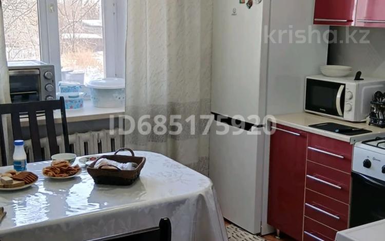 2-комнатная квартира · 51 м², Восточный 19 линия дом 8 — 2 дачи за 10 млн ₸ в Семее — фото 28