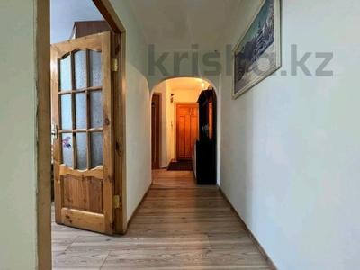 3-бөлмелі пәтер · 61 м² · 4/5 қабат, Валиханова 48 — Зелёный базар, бағасы: 48.5 млн ₸ в Алматы, Медеуский р-н