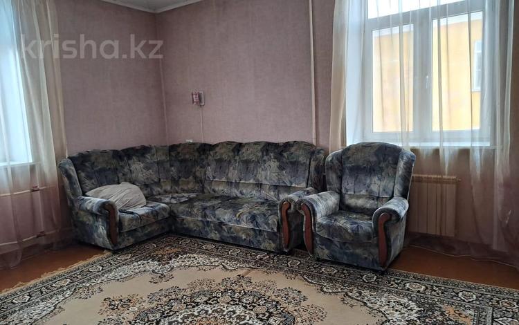 2-комнатная квартира, 60 м², 4/4 этаж, Назарбаева 76 за 15 млн 〒 в Усть-Каменогорске — фото 2