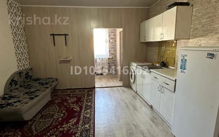 1-комнатная квартира · 28 м², 15-й микрорайон, Сарбаздар 7 13 за 80 000 ₸ в Шымкенте, Аль-Фарабийский р-н — фото 2