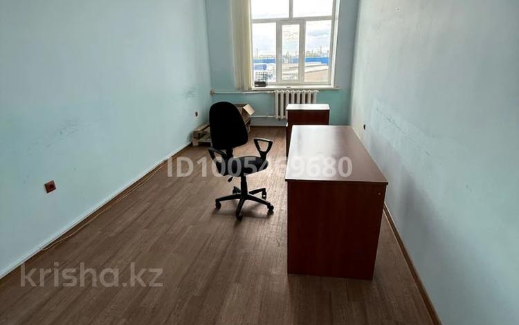 Свободное назначение, офисы, магазины и бутики, склады, кабинеты и рабочие места · 119 м² за 321 300 〒 в Костанае, Микрорайон Восточный — фото 2