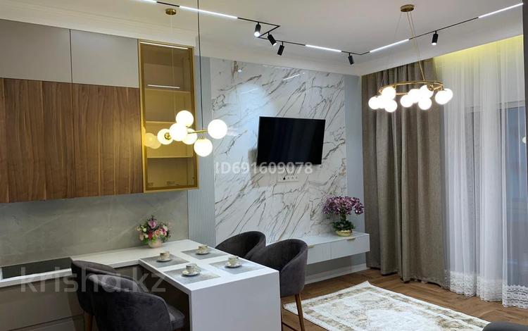 2-комнатная квартира · 65 м² · 10/10 этаж, Розыбакиева 320 за 650 000 ₸ в Алматы, Бостандыкский р-н — фото 2