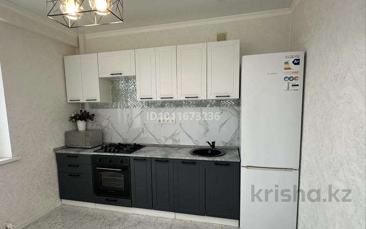 2-комнатная квартира · 70 м² · 4/9 этаж, Курмангазы 198 за 250 000 ₸ в Уральске — фото 2
