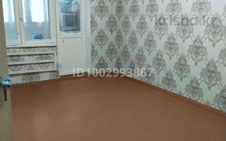 3-бөлмелі пәтер · 60 м² · 2/4 қабат, Мөлтек ауданы Әйтеке би 26/2 — Балабақша, ЦОН, Карима центр, бағасы: 13 млн ₸ в Сарыагаш — фото 2