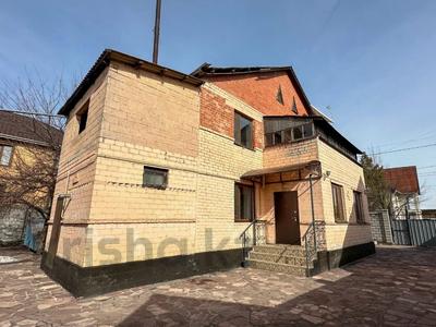 Отдельный дом · 7 комнат · 263 м² · 12 сот., Базарбаева 18 за 70 млн ₸ в Талдыкоргане