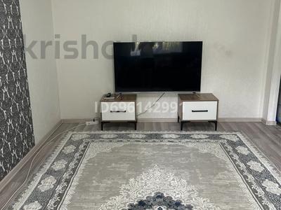 2-бөлмелі пәтер · 44 м² · 1/5 қабат, Алибекова 14 — Базар Алатау, бағасы: 16 млн ₸ в Каргалы (п. Фабричный)
