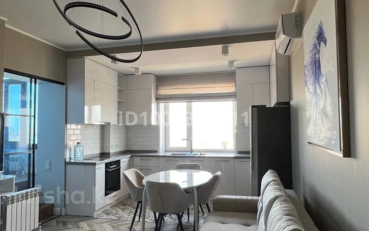 2-комнатная квартира · 80 м² · 14/16 этаж, Ержанова 34/1 за 500 000 〒 в Караганде, Казыбек би р-н — фото 2