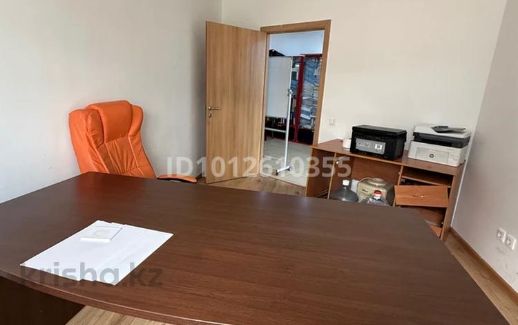 Кабинеттер және жұмыс орындары · 19 м², бағасы: 220 000 ₸ в Алматы, Бостандыкский р-н — фото 2