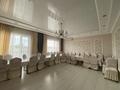 Дом · 3 комнаты · 180 м², Ауэзова 52 за 65 000 ₸ в Уральске — фото 5