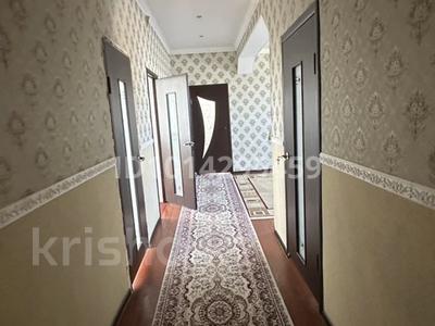 Отдельный дом · 5 комнат · 200 м² · 6 сот., Каламкас 133 — 3 көше за 25 млн ₸ в Атамекене