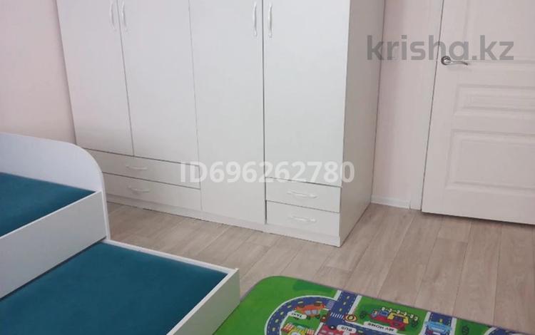 3-комнатная квартира · 84 м² · 8/10 этаж, 17-й мкр 84 за 250 000 ₸ в Актау — фото 5