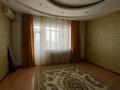 1-комнатная квартира, 45 м², 2/5 этаж помесячно, Досмухамедова за 120 000 〒 в Атырау