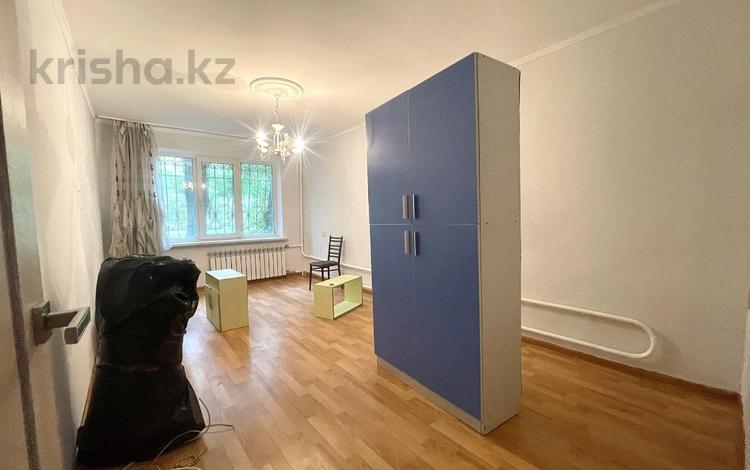 3-комнатная квартира · 65.4 м² · 1/5 этаж, мкр Аксай-2 48 — Школа 42, Школа 121, Школа 123, Арай, ДетСад 50, Ясли сад 129, Ясли сад 144, Аксай Сити, Цветочный уголок, КазПочта, Halyk Bank, Centercredit, Армада, Гранд Парк, Золотой Базар за 35 млн ₸ в Алматы, Ауэзовский р-н — фото 3