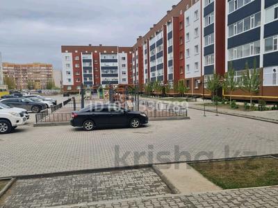 2-бөлмелі пәтер · 62 м² · 2/5 қабат, мкр. Алтын орда, Есет батыра 106А, бағасы: 28 млн 〒 в Актобе