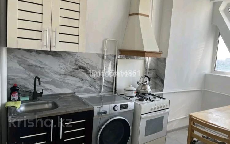 3-комнатная квартира · 85 м² · 9/9 этаж, мкр Аксай-2 75 за 350 000 ₸ в Алматы, Ауэзовский р-н — фото 2
