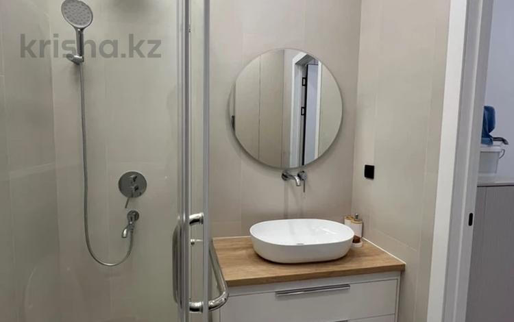 2-комнатная квартира · 50 м² · 8/14 этаж, Толе Би 290/1 — Толеби Тлендиева за 350 000 ₸ в Алматы, Алмалинский р-н — фото 2