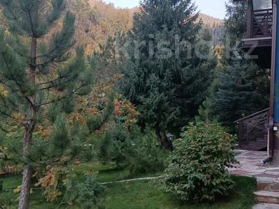 Отдельный дом · 8 комнат · 750 м², Жанибекова 6 за 5.3 млн 〒 в Алматы, Медеуский р-н