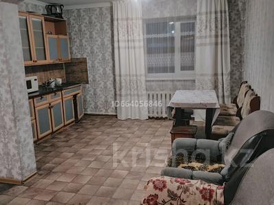 3-комнатный дом помесячно, 85 м², Чалбышева за 120 000 〒 в Экибастузе