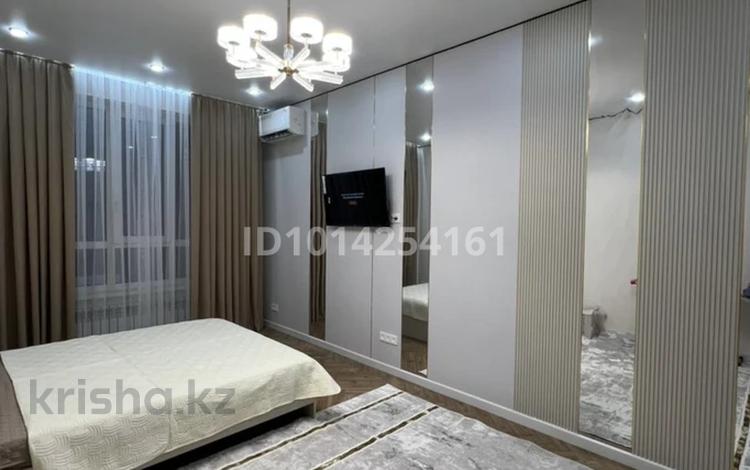 1-комнатная квартира · 58 м² · 3/8 этаж, Байдибек би 126/6 за 15 000 ₸ в Шымкенте, Каратауский р-н — фото 2