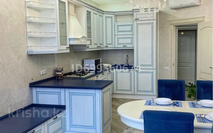 2-бөлмелі пәтер · 85 м² · 3/7 қабат, Сатыбалды Дауымова 69, бағасы: 450 000 ₸ в Уральске — фото 2