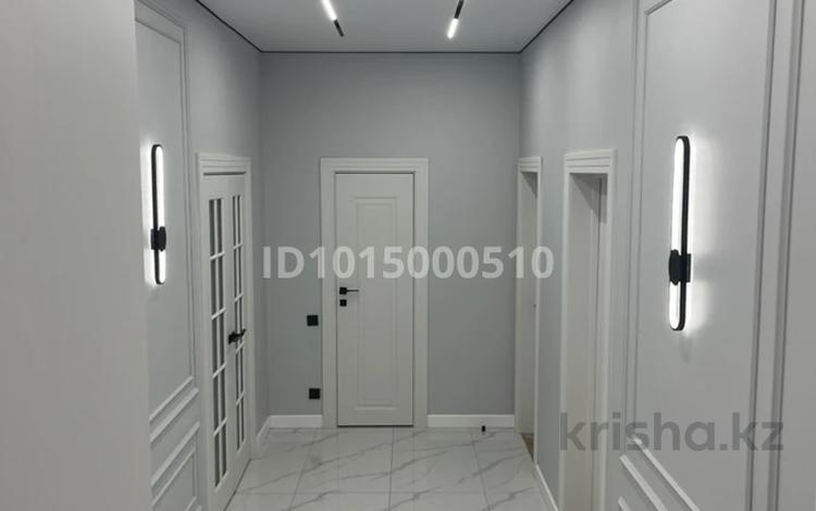 3-бөлмелі пәтер · 106 м² · 1/10 қабат, Алтын орда ш/а. 5 е, бағасы: 15 000 ₸ в Актобе, мкр. Алтын орда — фото 2