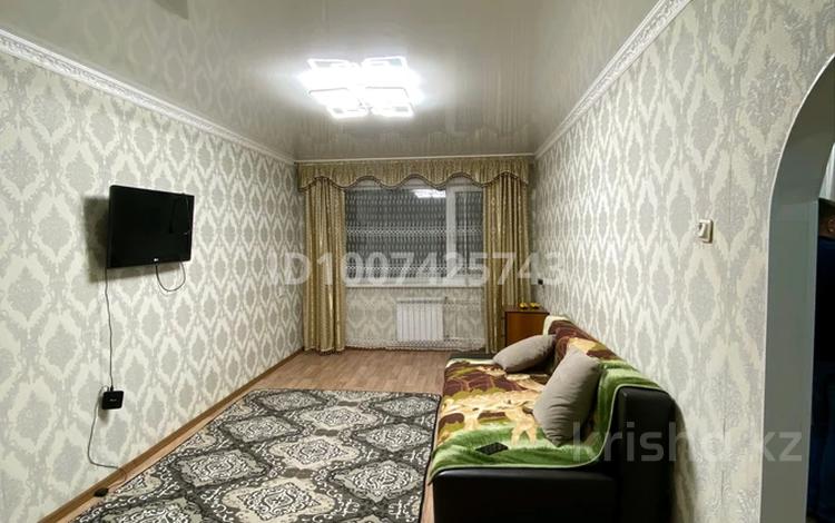 2-комнатная квартира · 46 м² · 1/5 этаж, Назарбаева — Ахтамар, Уют. за 160 000 ₸ в Петропавловске — фото 2