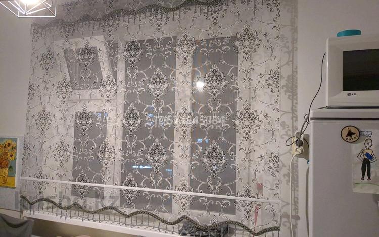 2-комнатная квартира · 48.8 м² · 6/9 этаж, 10 мкр за 18.5 млн 〒 в Аксае — фото 9