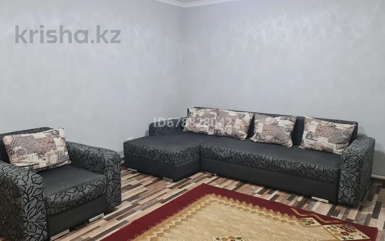 2-бөлмелі пәтер, 70 м², 1/2 қабат ай сайын, Муканова, бағасы: 120 000 〒 в Боралдае (Бурундай) — фото 16