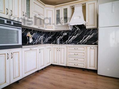 4-комнатная квартира · 120 м² · 1/5 этаж, Мкр. Женис 22 за 35 000 ₸ в Уральске, мкр Школьник