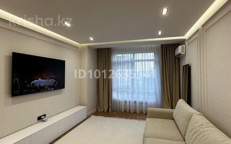 2-комнатная квартира · 55 м² · 4/21 этаж, Шамши Калдаякова 3 за 450 000 ₸ в Астане, Сарайшык р-н — фото 2