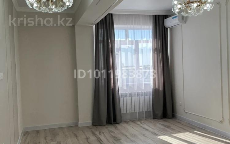 2-бөлмелі пәтер · 74.1 м² · 3/9 қабат, Просп. Султана Бейбарыса 463А, бағасы: 30 млн ₸ в Атырау, мкр Авангард-2 — фото 2