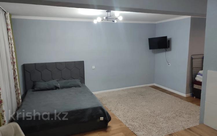 1-бөлмелі пәтер · 30.7 м² · 4/5 қабат, Кабанбай Батыра 118, бағасы: 12.6 млн ₸ в Усть-Каменогорске — фото 2